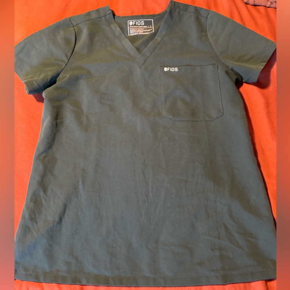 FIGS Catarina One- Pockets Scrub Top